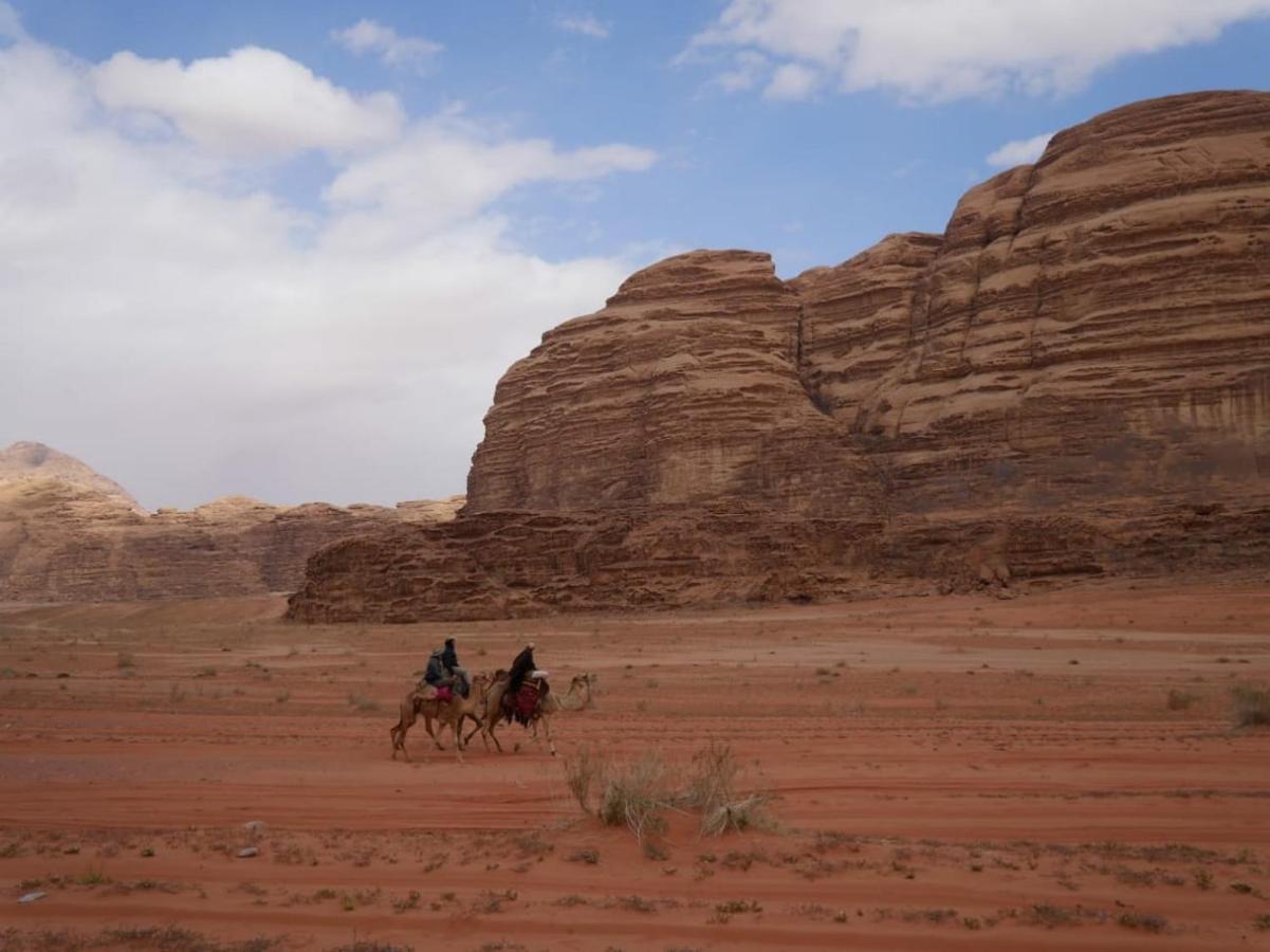 Отель Wadi Rum Bedouin Experience Экстерьер фото