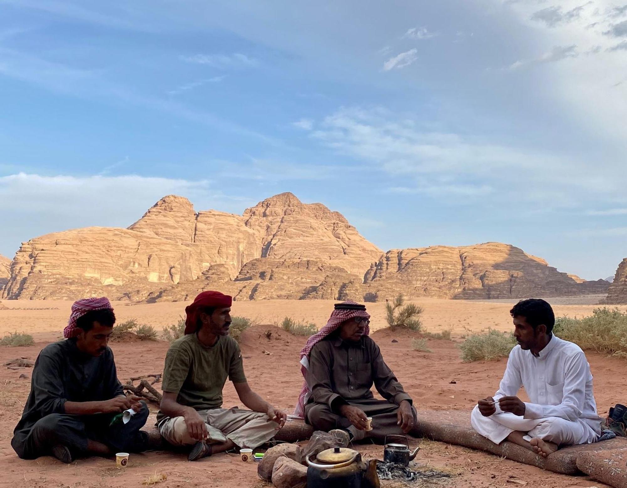 Отель Wadi Rum Bedouin Experience Экстерьер фото